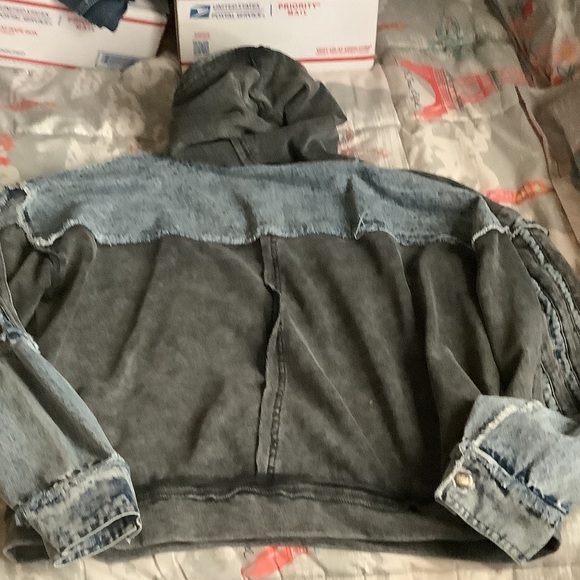 Oli & Hali Gray and Blue Utility Jacket - Picture 7 of 9